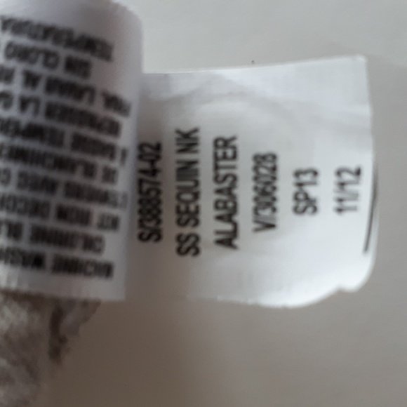 Old Navy Women's T Shirt - Picture 7 of 7